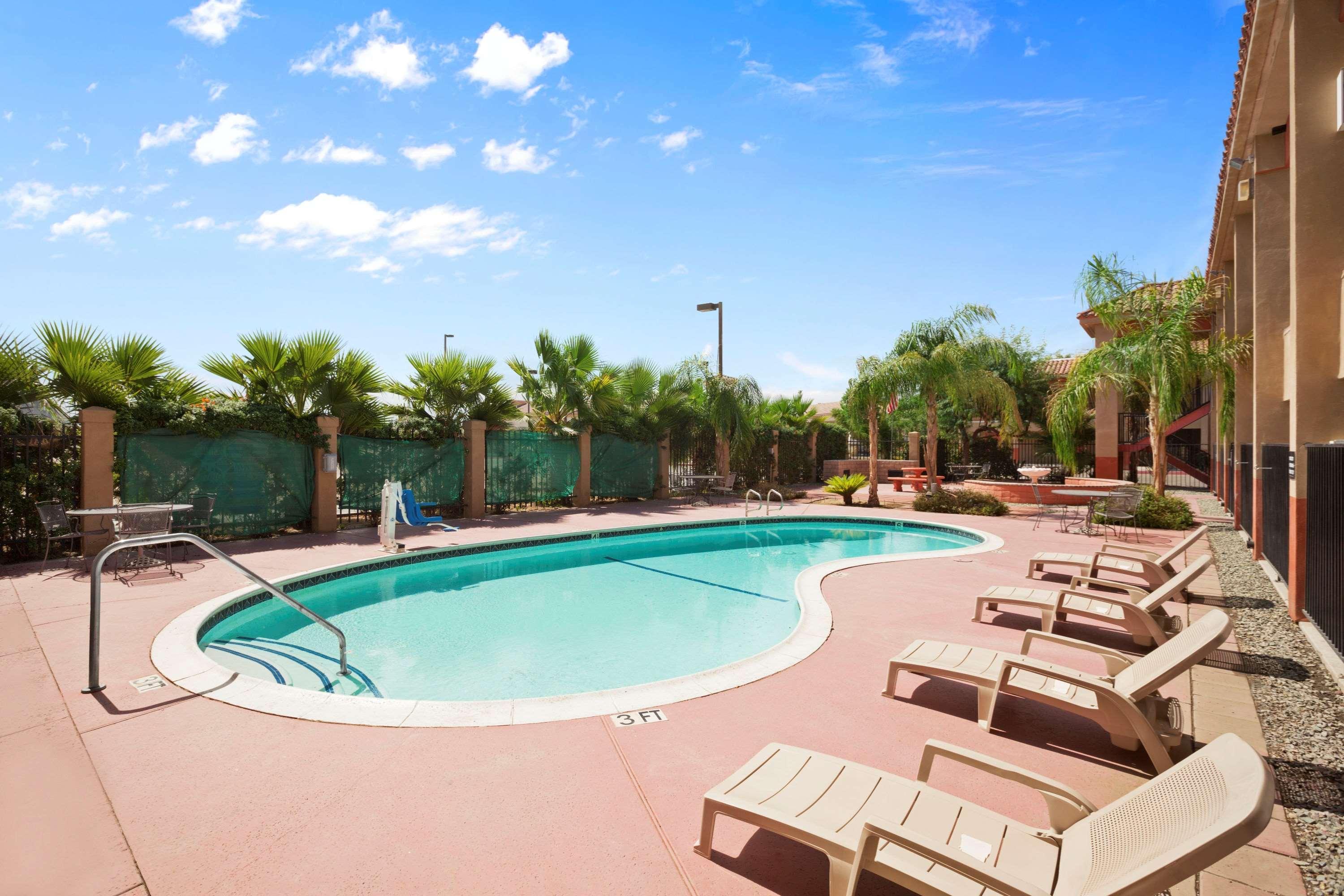 Super 8 By Wyndham Indio Hotel Kültér fotó