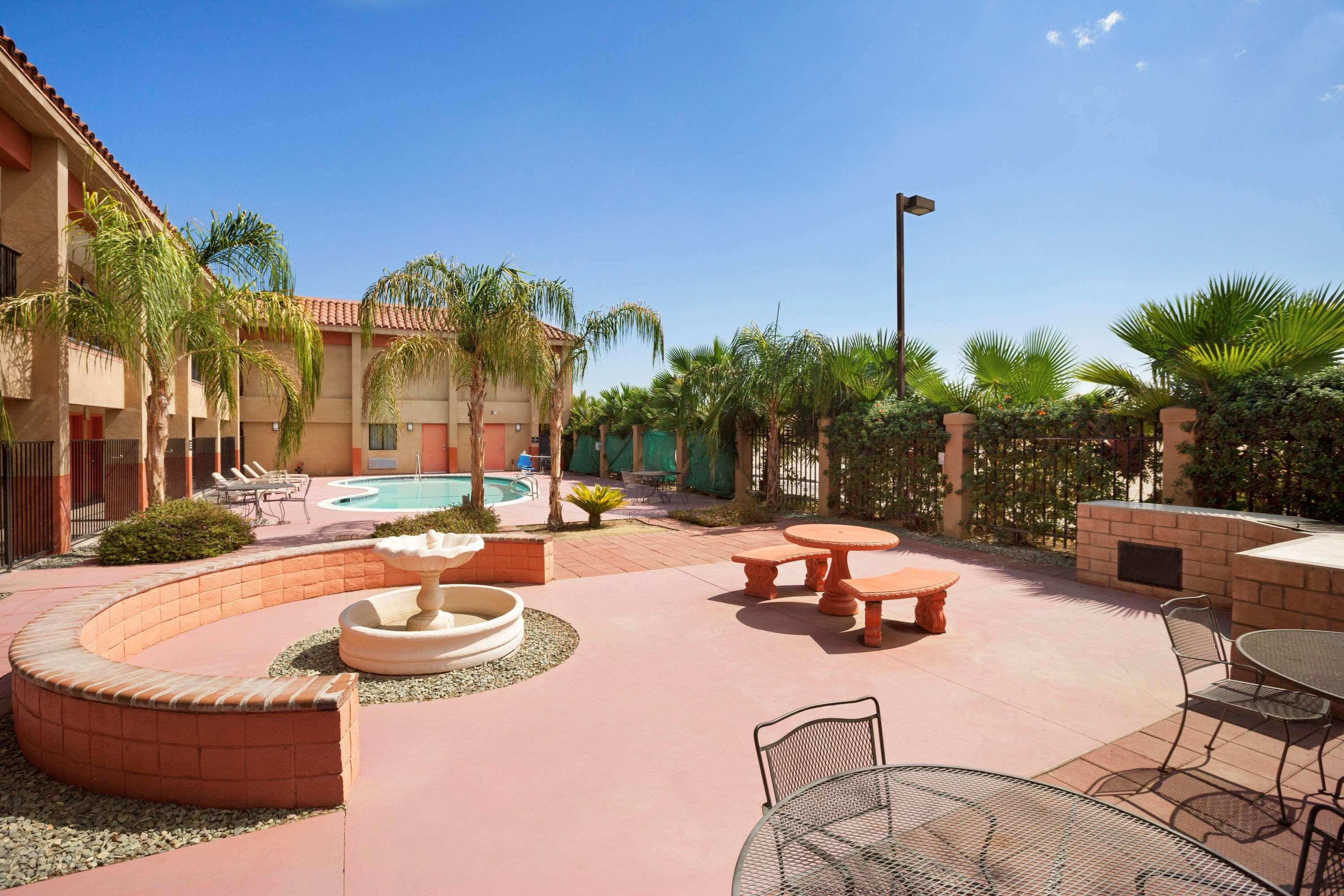 Super 8 By Wyndham Indio Hotel Kültér fotó