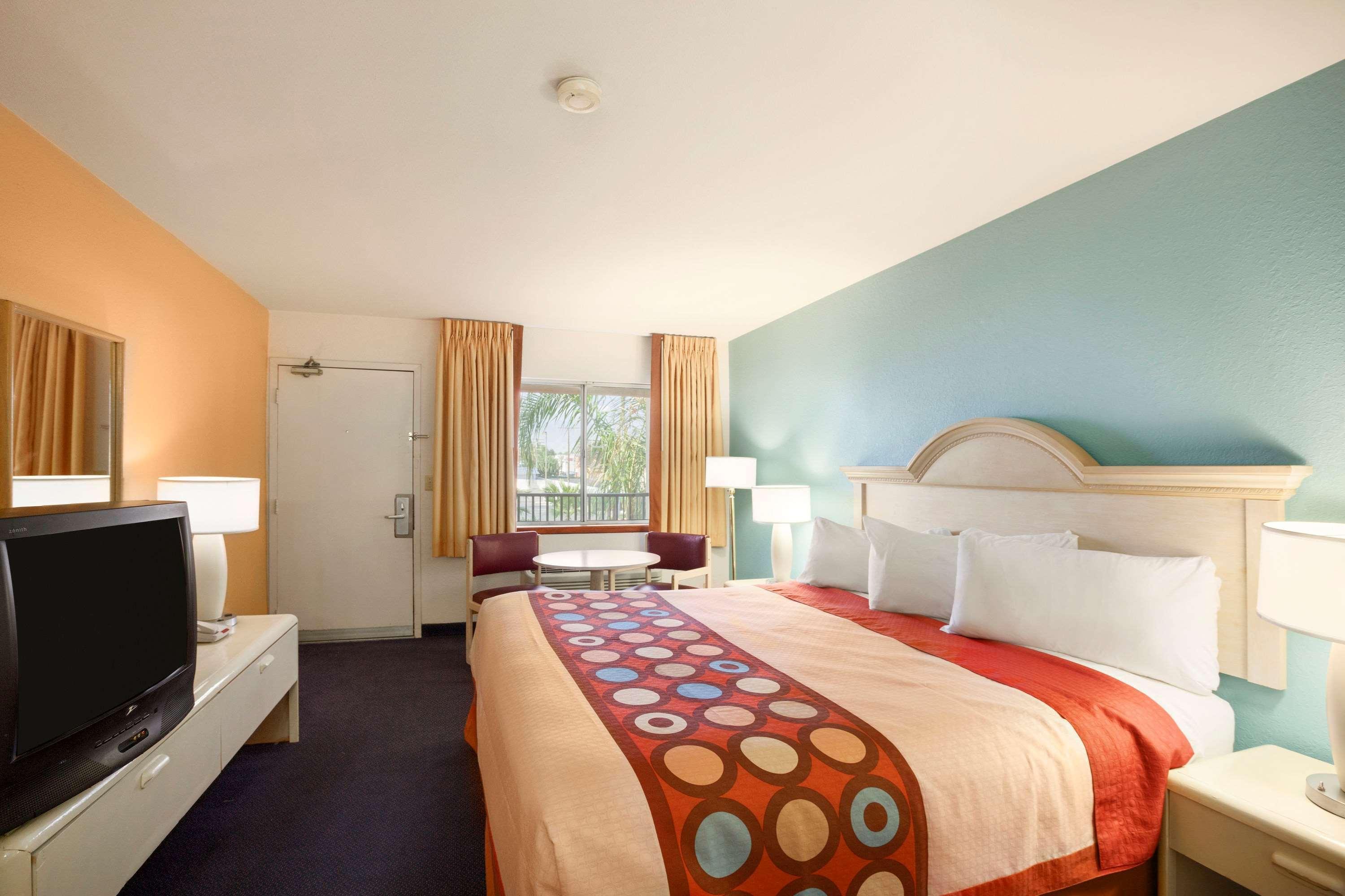 Super 8 By Wyndham Indio Hotel Kültér fotó